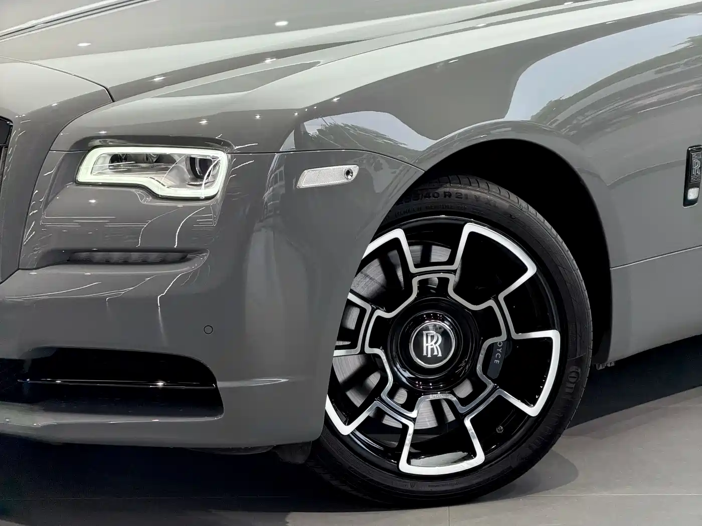 Rolls-Royce Wraith 2018 6.6T Black Badge фото 4