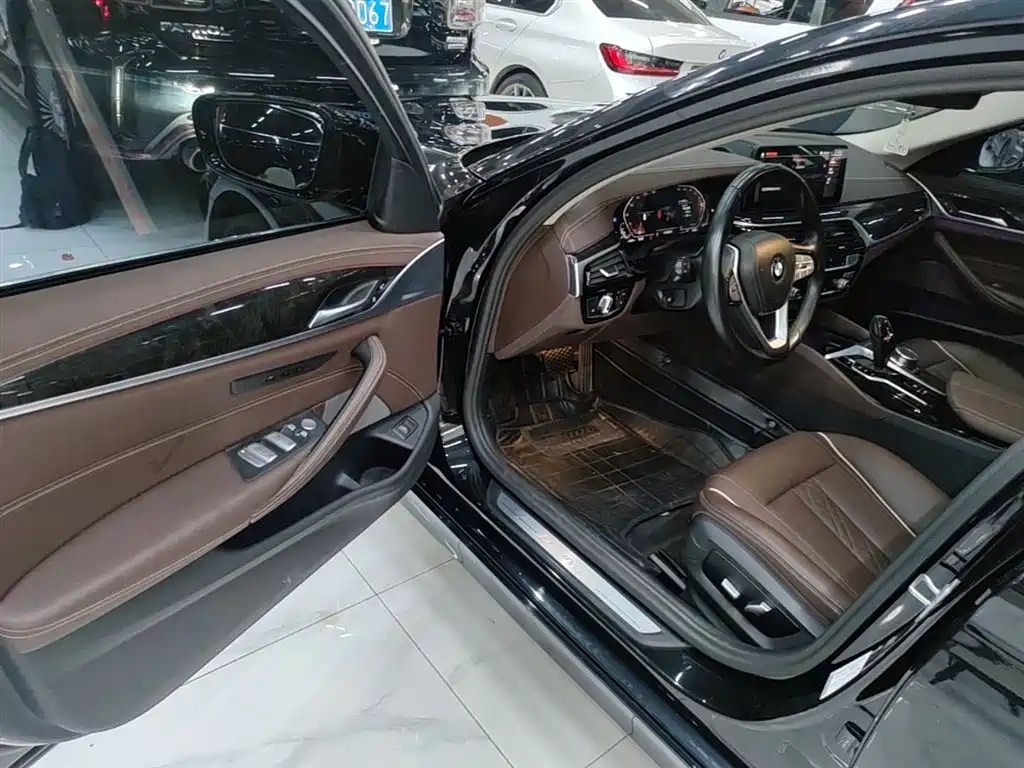 BMW 5-SERIES