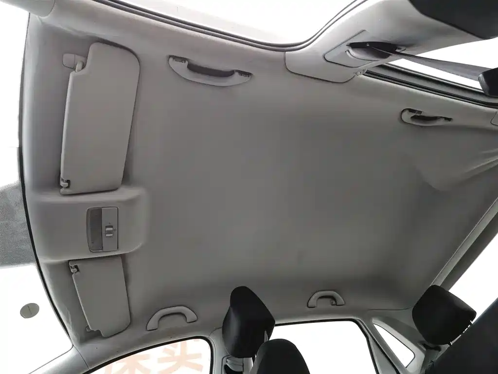 Volkswagen Polo 2013 1.4L Manual Trend Edition фото 14