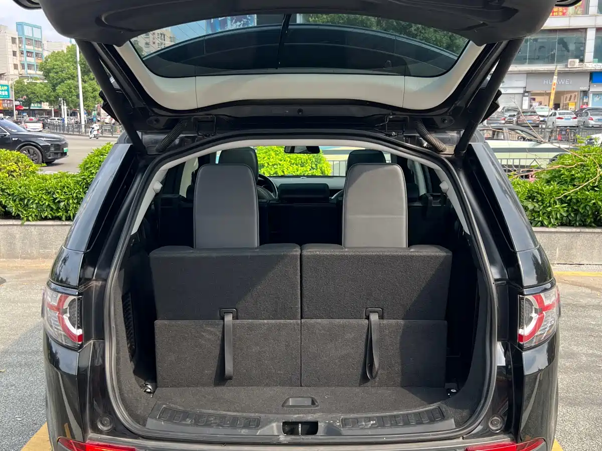 Land Rover Discovery Sport 2017 2.0T HSE фото 22