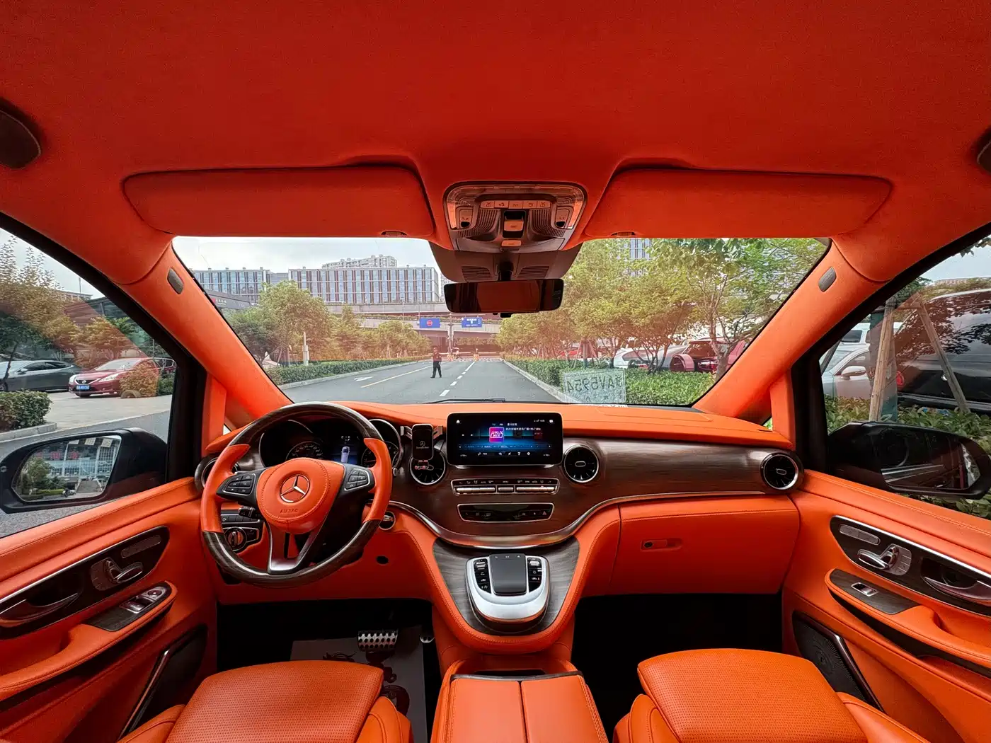 Mercedes-Benz V-Class 2022 V 260 L Long Wheelbase Prestige Edition фото 4