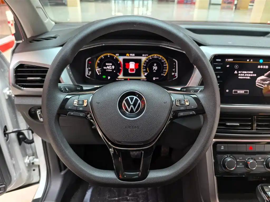 VOLKSWAGEN TU KAI
