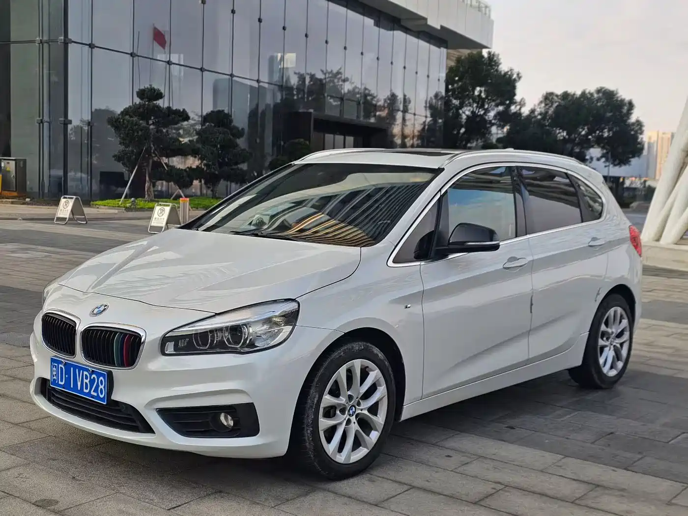 BMW 2 Series Touring 2016 2016 220i Leading Model