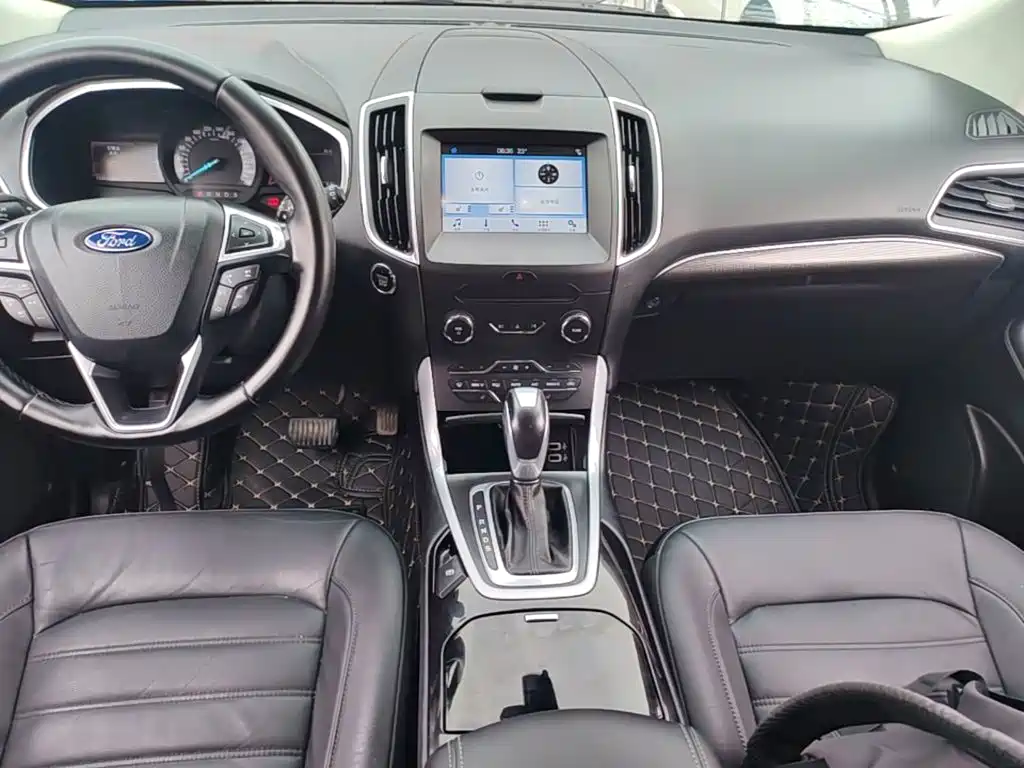 Photo 13 - Ford Edge