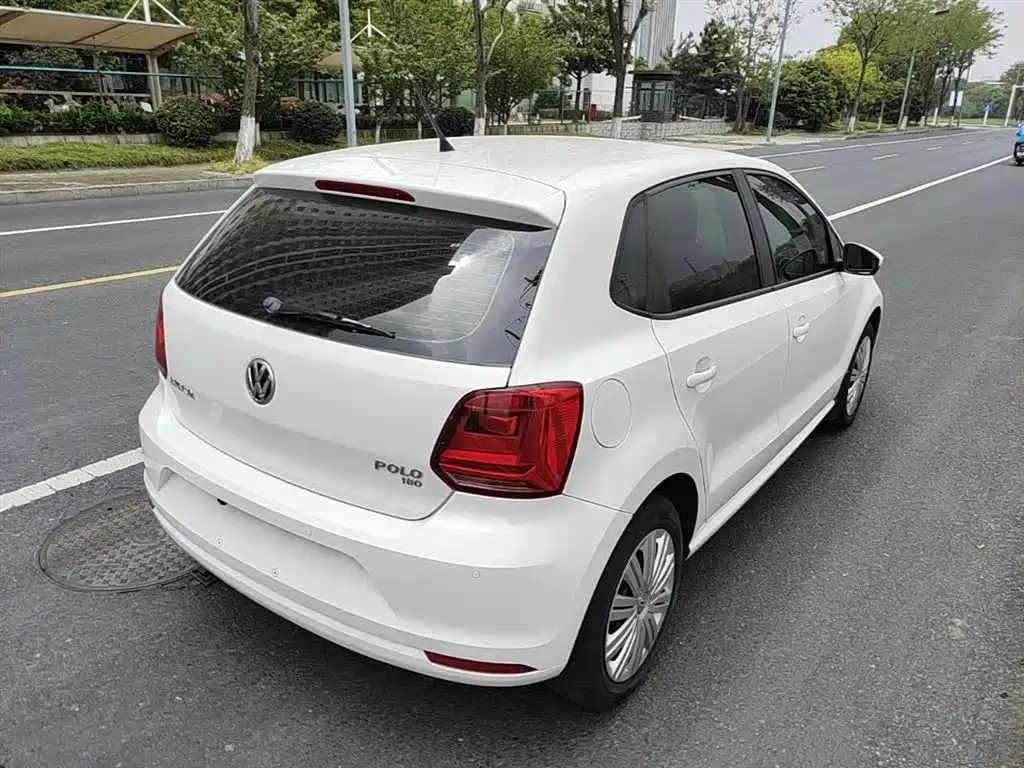 Volkswagen Polo 2016 1.6L Automatic Comfort фото 7