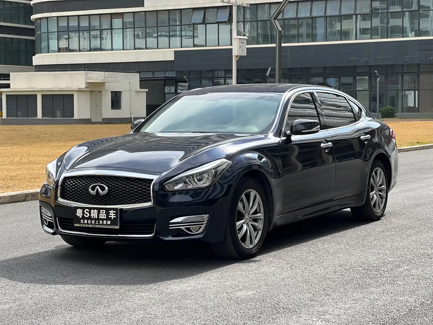 Infiniti Infiniti Q70 2017 Q70L 2.5L Elite Edition