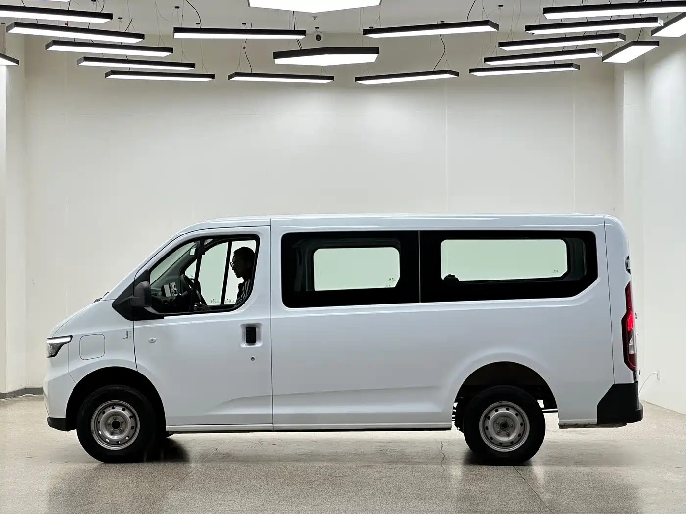 Jiangling E-Fushun 2025 2025 Clear Window Version 41.86kWh Short Wheelbase Low Roof