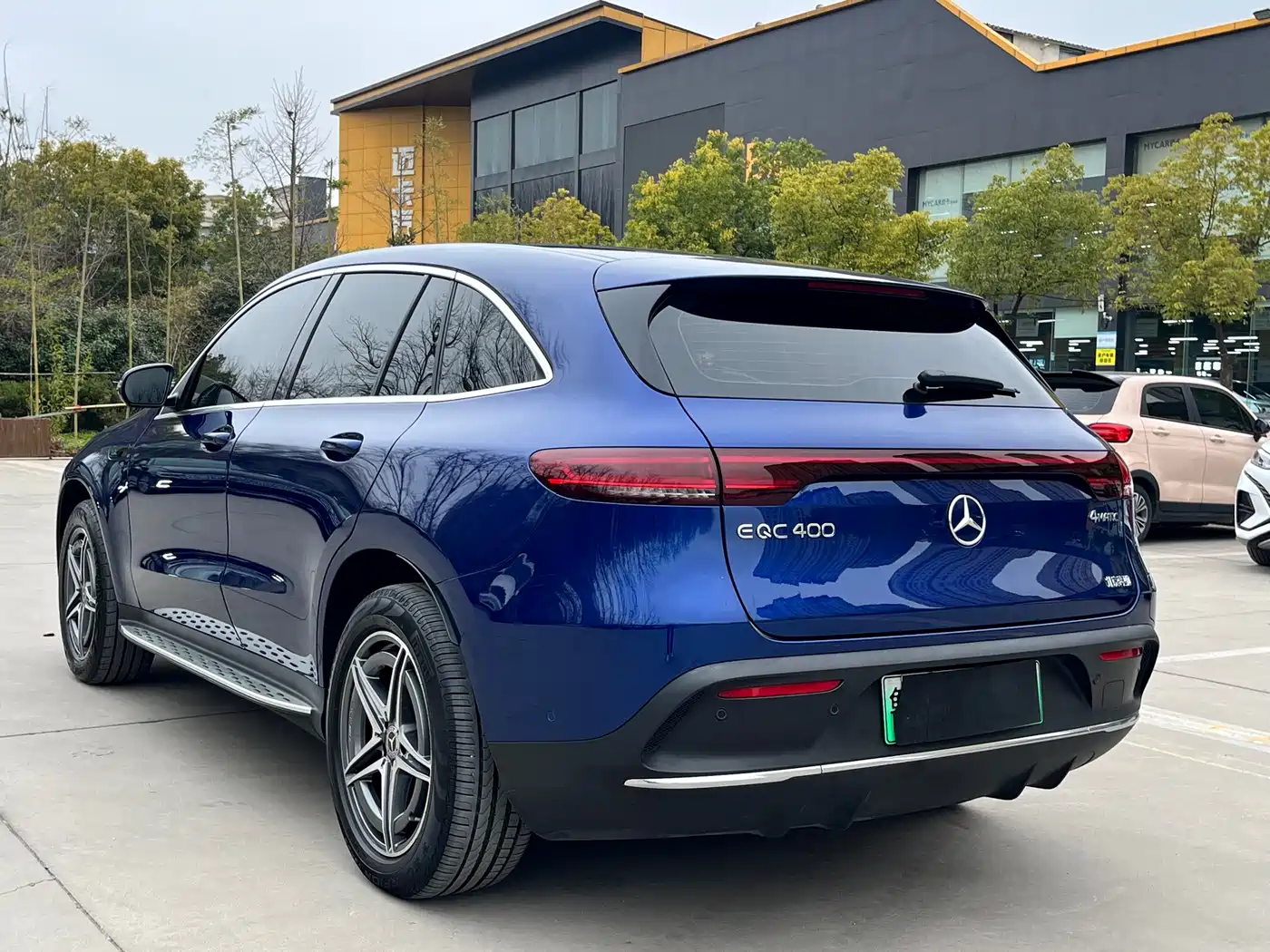 MERCEDES-BENZ EQC