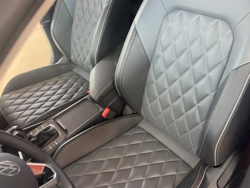 Volkswagen Sagitar 2023 300TSI DSG Surpassing Edition фото 13