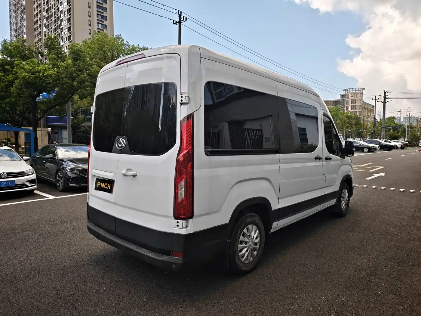 SAIC Maxus Xintu V90 2020 2020 2.0T Manual YunJie Edition FWD Single Rear Tire Long Wheelbase High Roof 7-seater