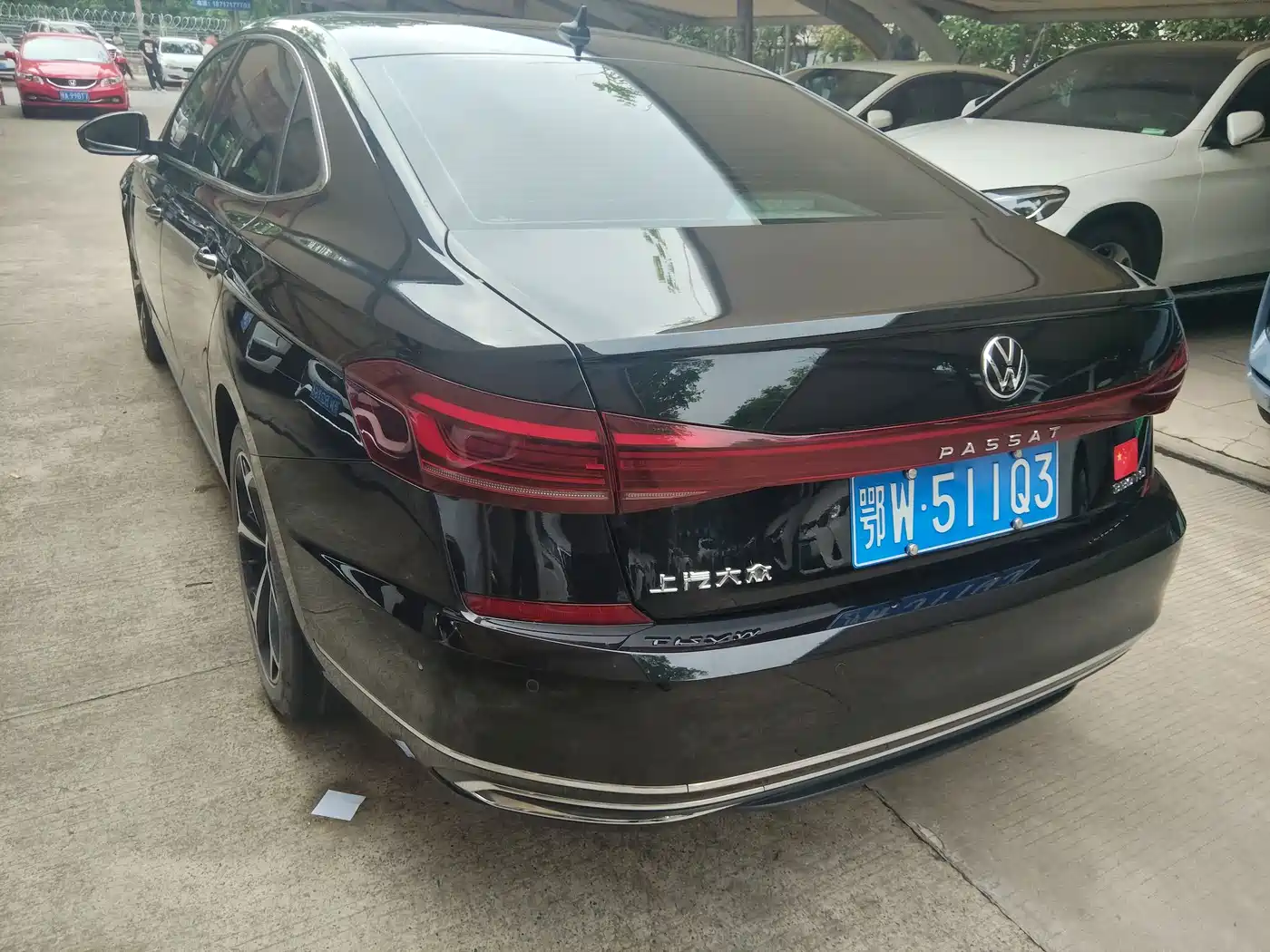 Volkswagen Passat 2022 330TSI Starlight Elite Edition фото 10