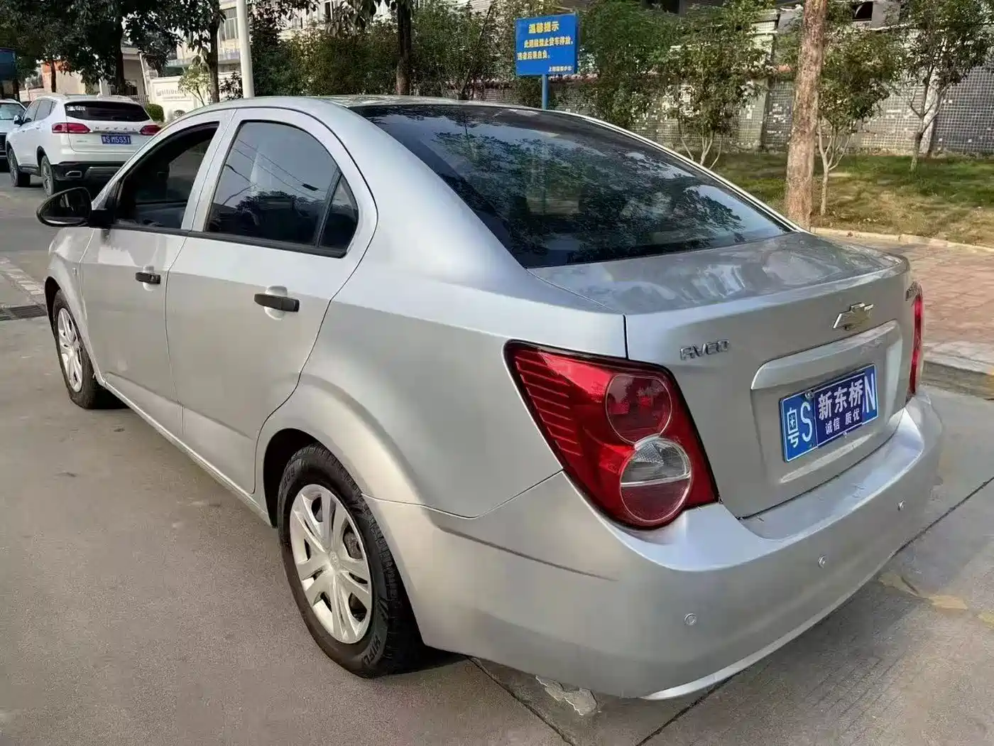 Chevrolet Aveo 2012 2011 Hatchback 1.4L AT SL