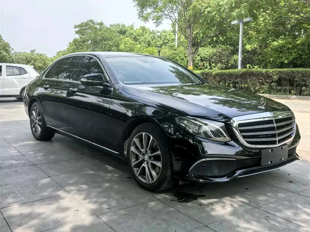 Mercedes-Benz E-Class 2017 E 300 L Sport Fashion фото 3
