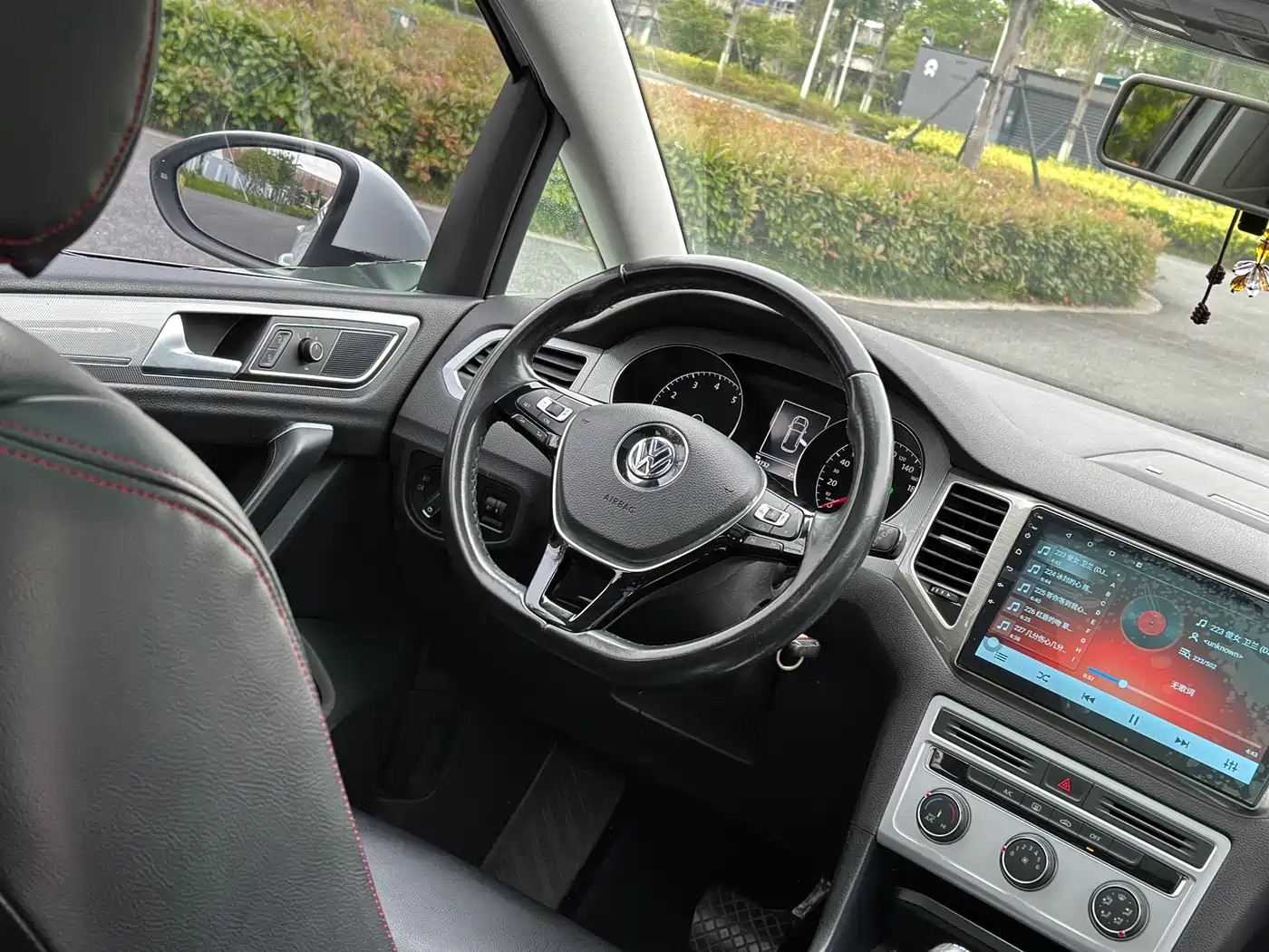 Volkswagen Golf Sportsvan 2016 230TSI Automatic Progressive фото 12