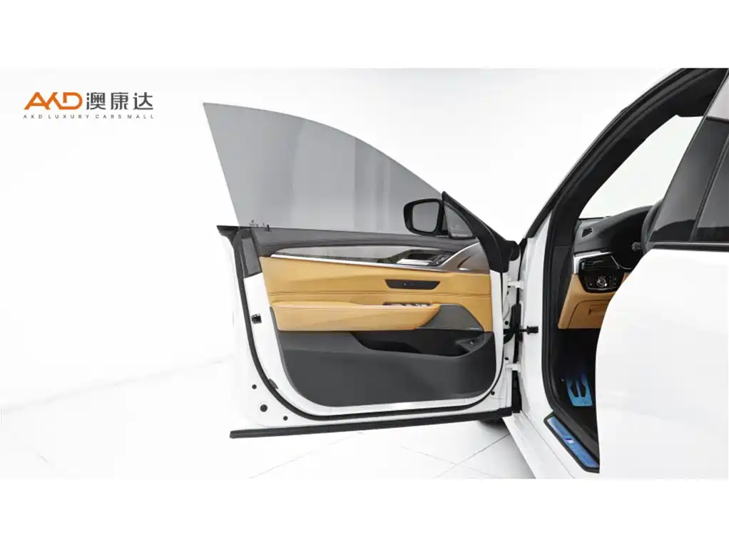 BMW 6 Series GT 2020 630i M Sport Package фото 10