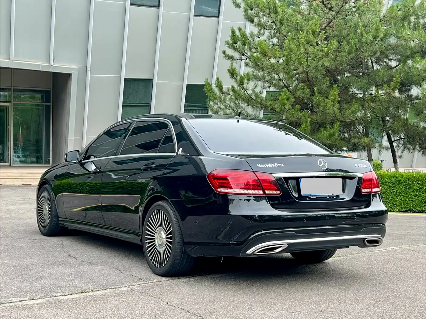 Mercedes-Benz E-Class 2015 E 260 L Sport фото 5
