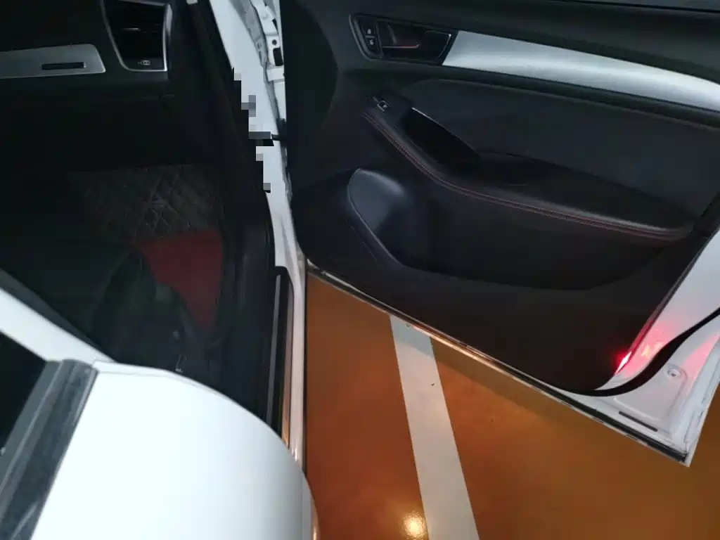 Фото 20 - Audi Q5