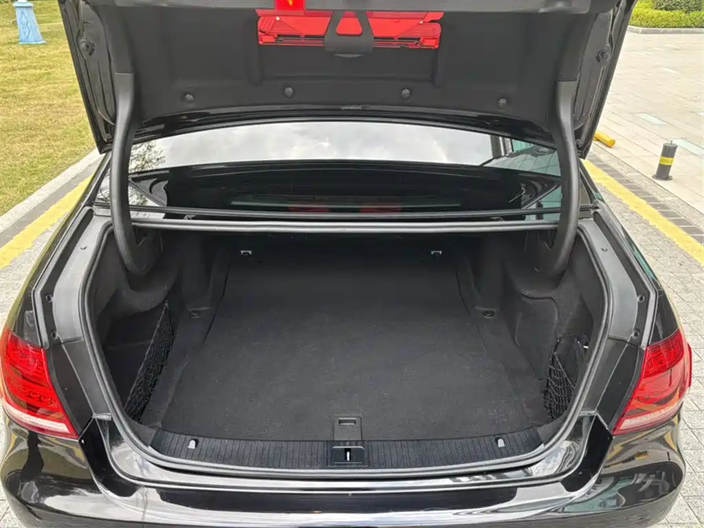 Mercedes-Benz E-Class 2015 E 320 L Sport фото 14