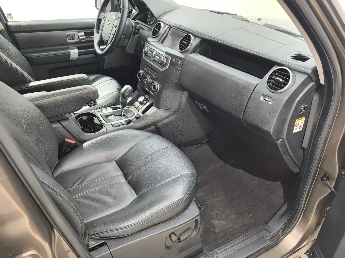 Land Rover Discovery 2010 5.0 V8 HSE Gasoline Version фото 7