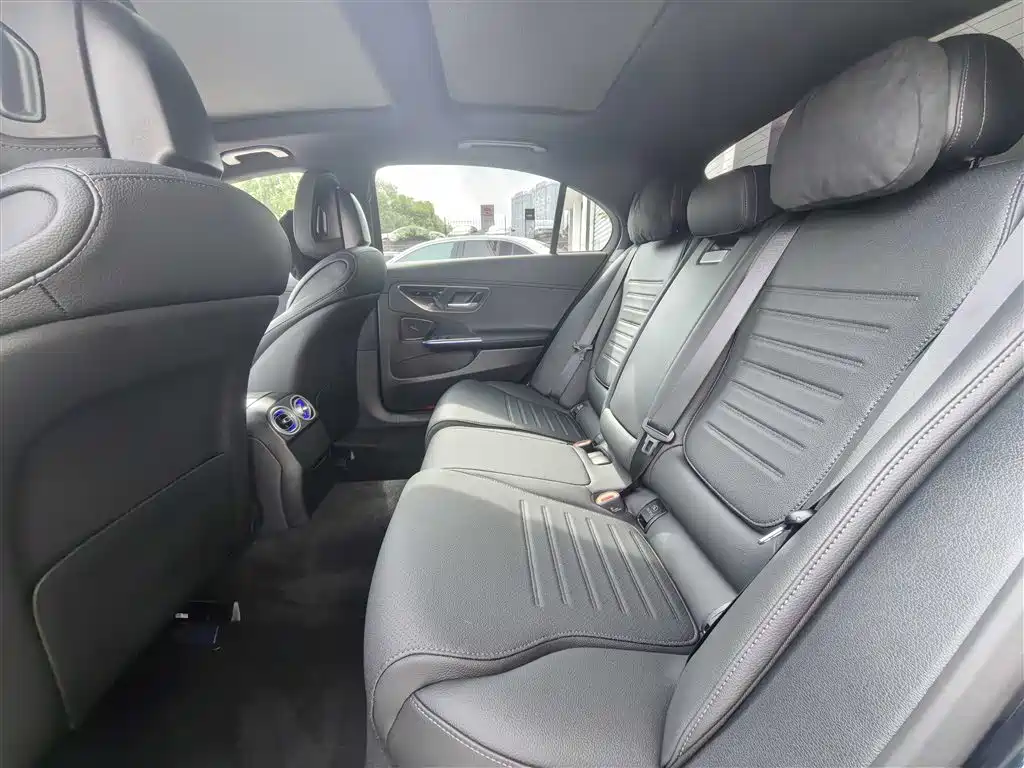 Mercedes-Benz C-Class 2025 Facelift C 260 L Sport Edition фото 6