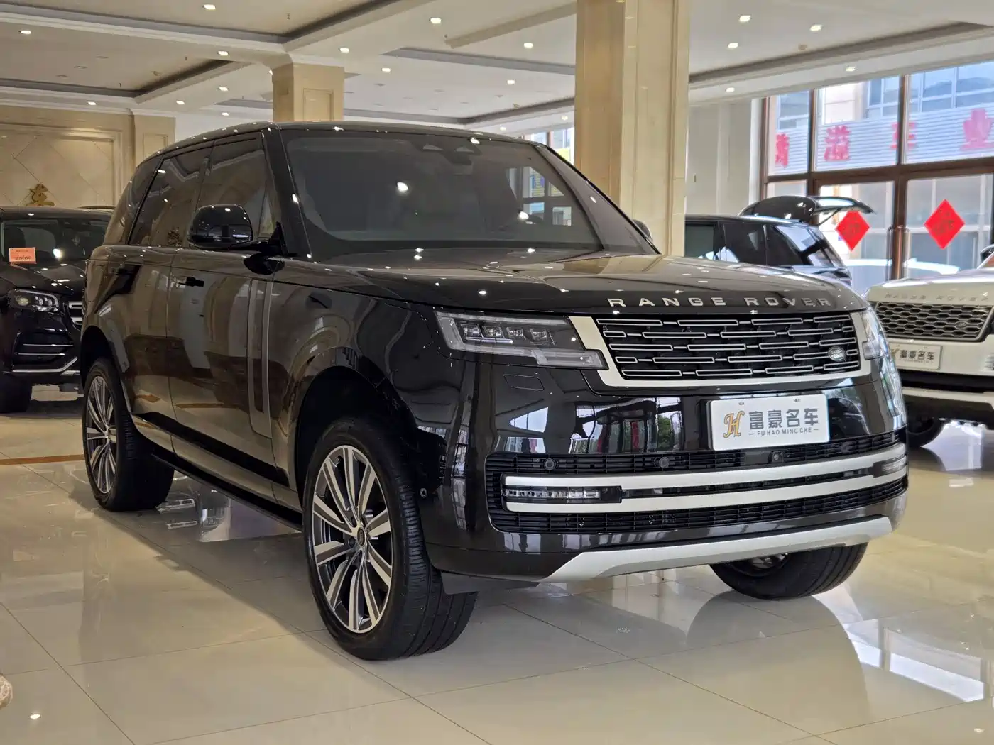 Land Rover Range Rover 2024 3.0 L6 360PS Golden Age Edition фото 3
