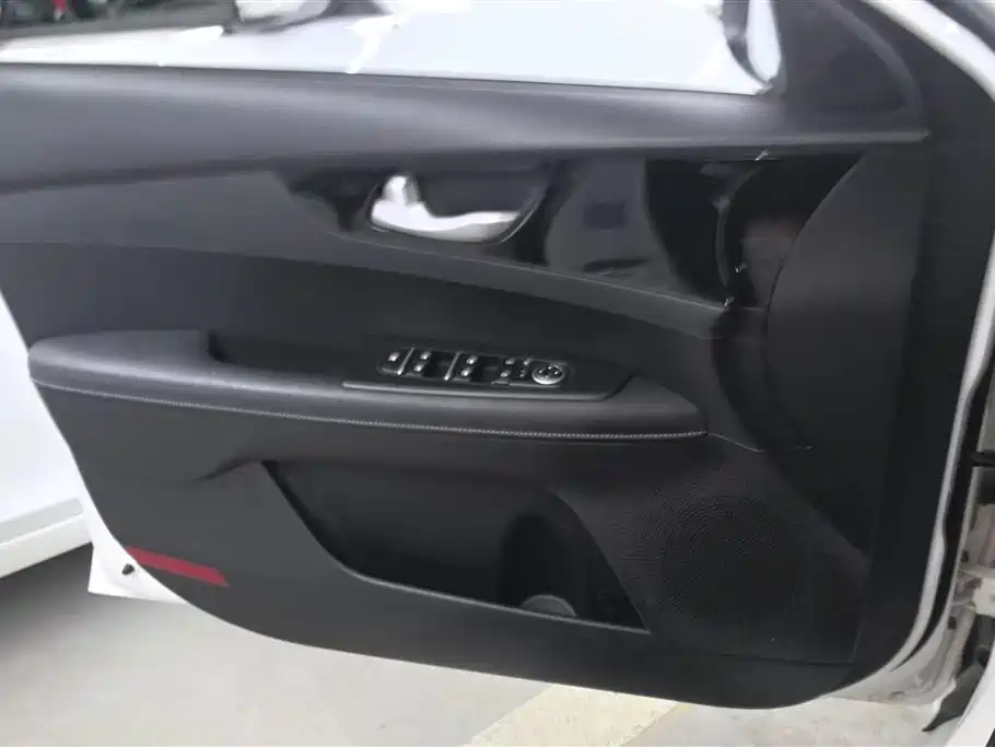 Kia K3 2019 1.5L CVT Smart Connect Edition фото 7