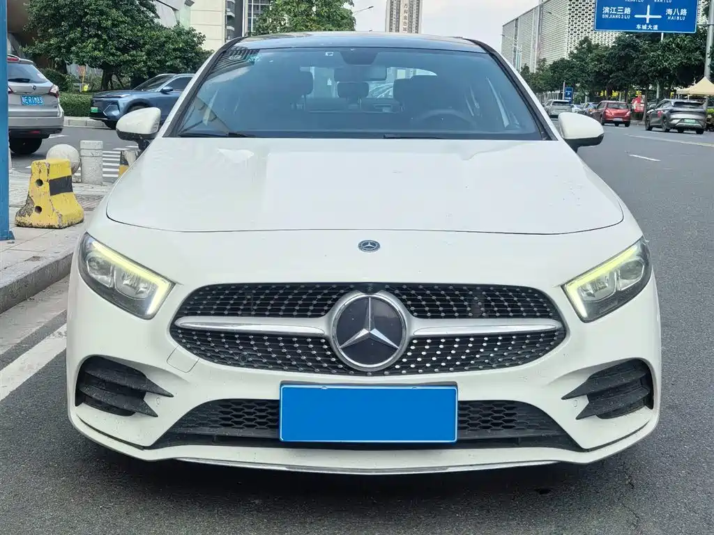 Mercedes-Benz A-Class 2020 A 200 L Sport Sedan фото 2