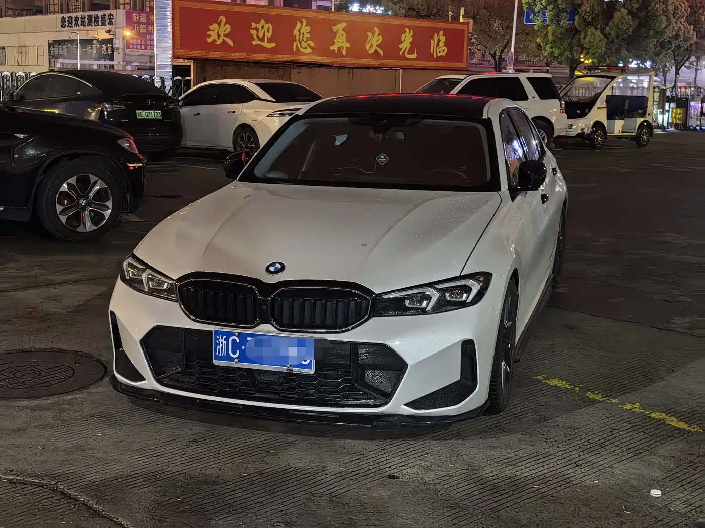 BMW 3 Series 2025 330Li M Sport Night Edition фото 3