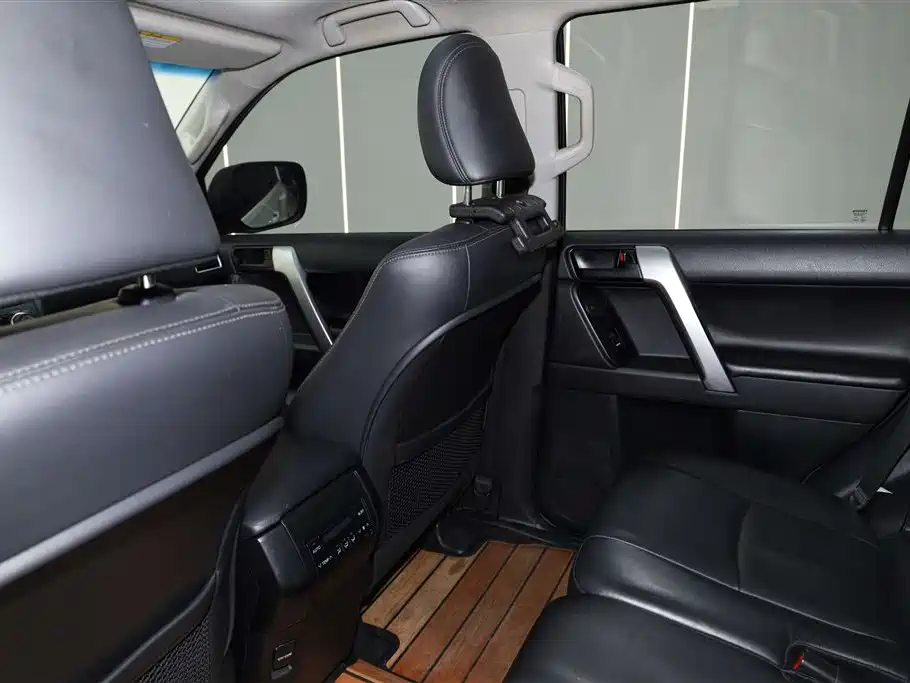 Toyota Prado 2016 2.7L Auto Luxury Edition фото 20