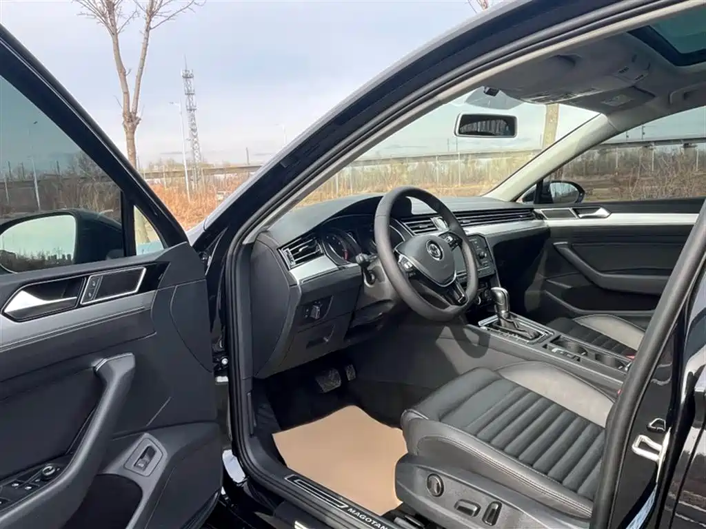 Volkswagen Magotan 2018 330TSI DSG Leading фото 15