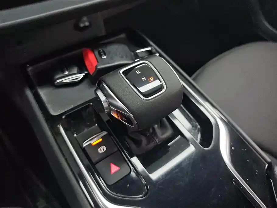 Hongqi E-QM5 2023 Facelift Basic Travel Edition фото 16