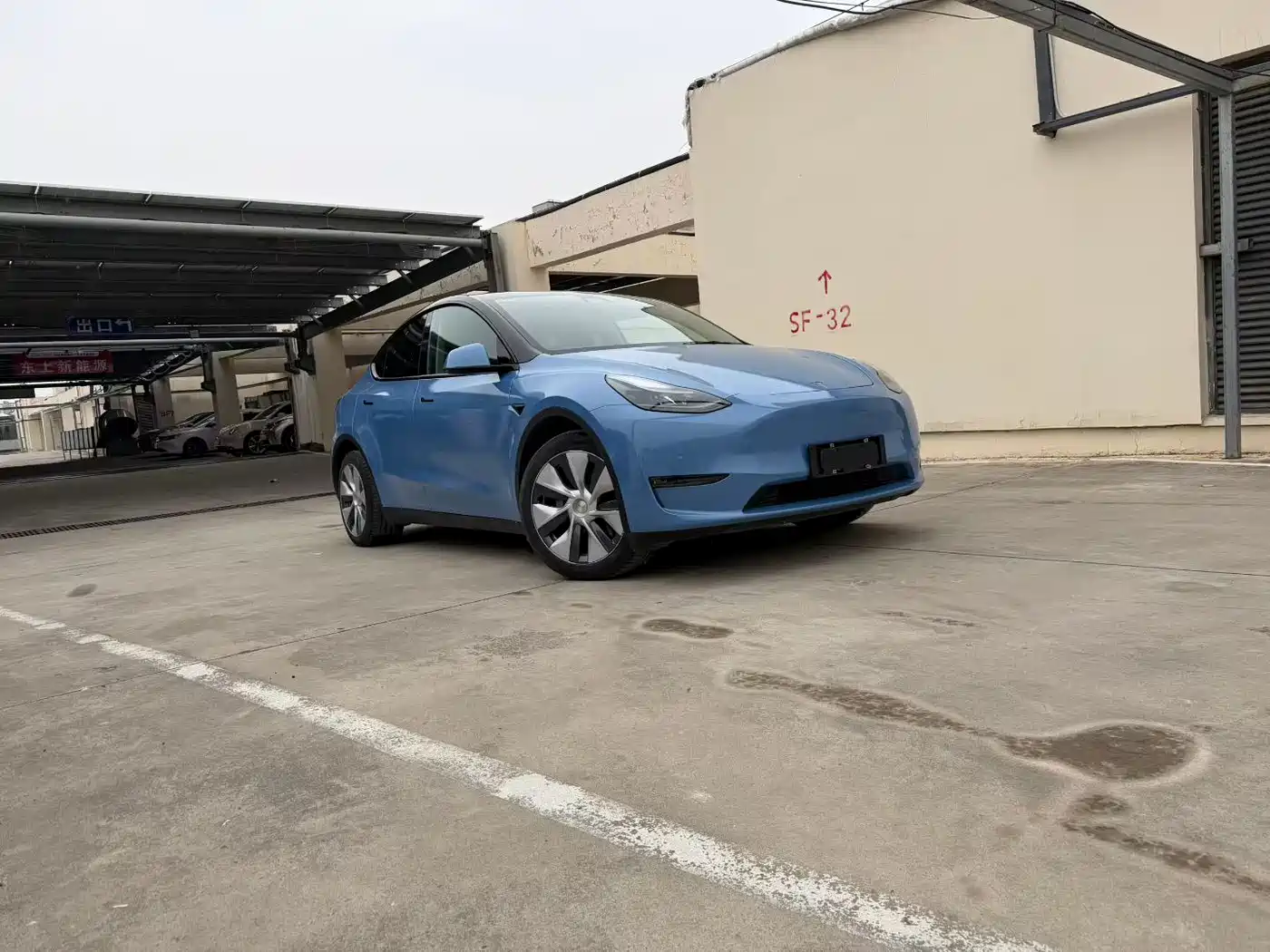 TESLA MODEL Y