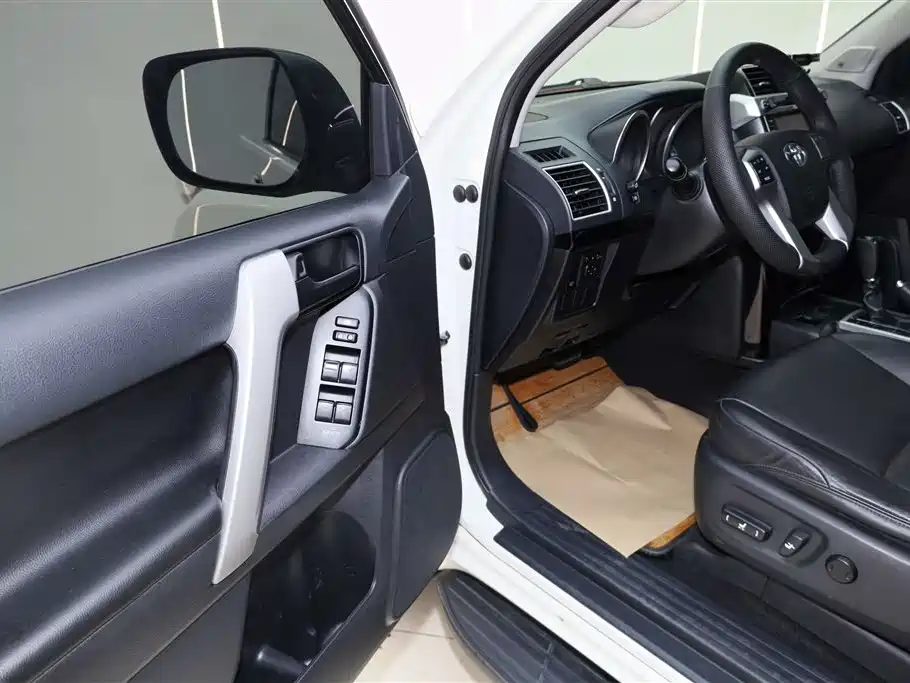 Toyota Prado 2016 2.7L Auto Luxury Edition фото 25