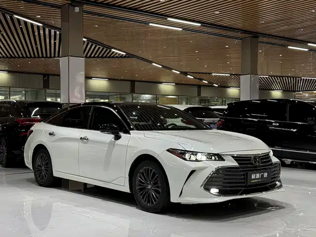 Toyota Avalon 2019 2.5L Touring Premium Edition China VI — фото 3