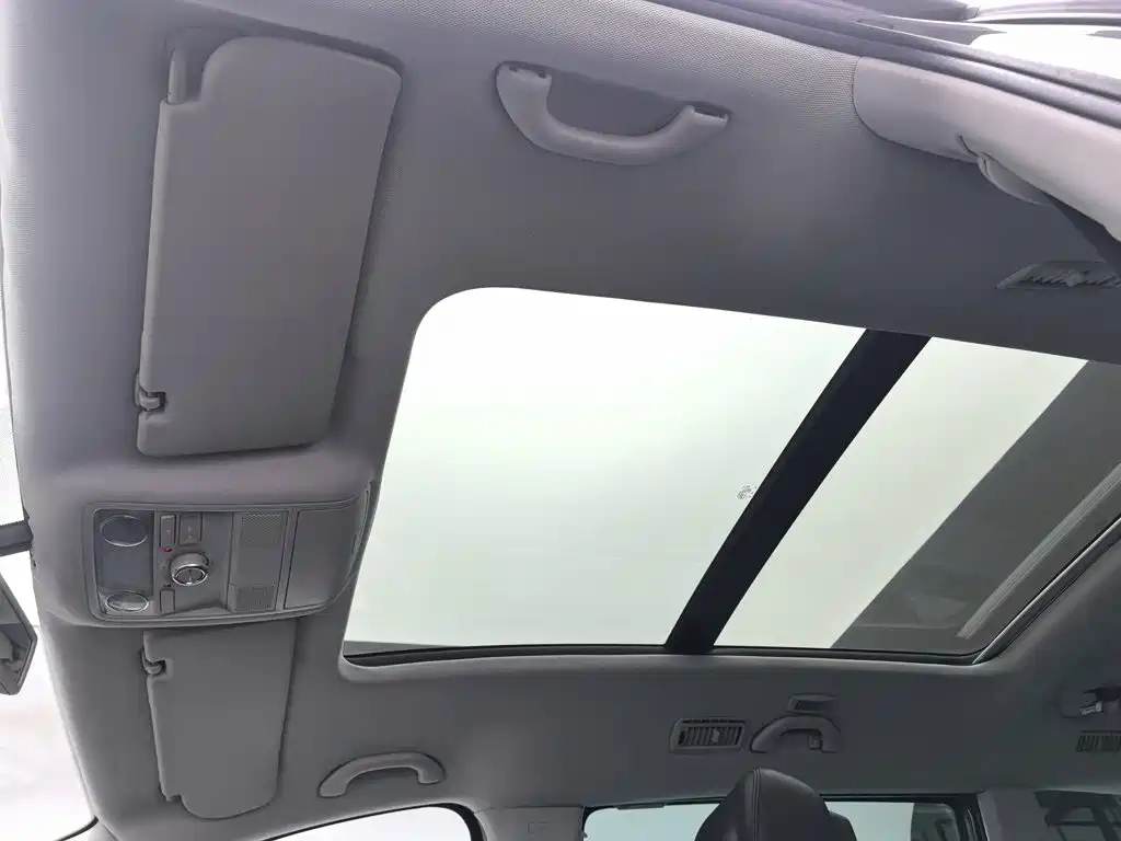 Photo 14 - Volkswagen Sharan