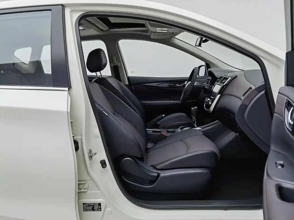 Nissan Tiida, миниатюра 23