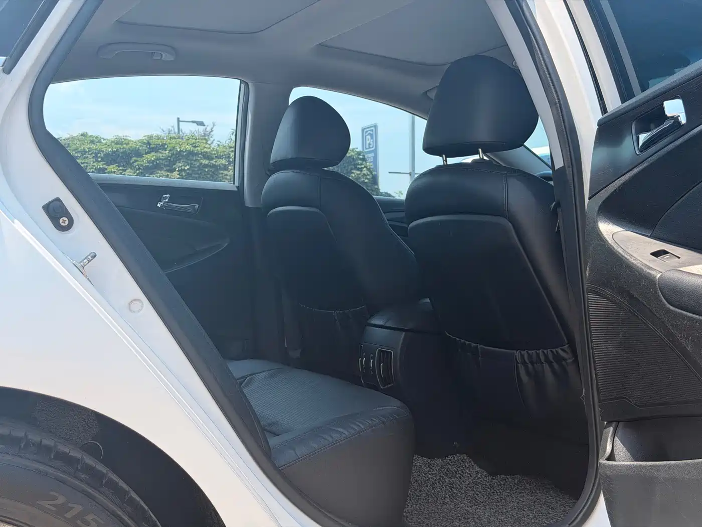 Hyundai Sonata 2013 2.0L Automatic Luxury Edition фото 5