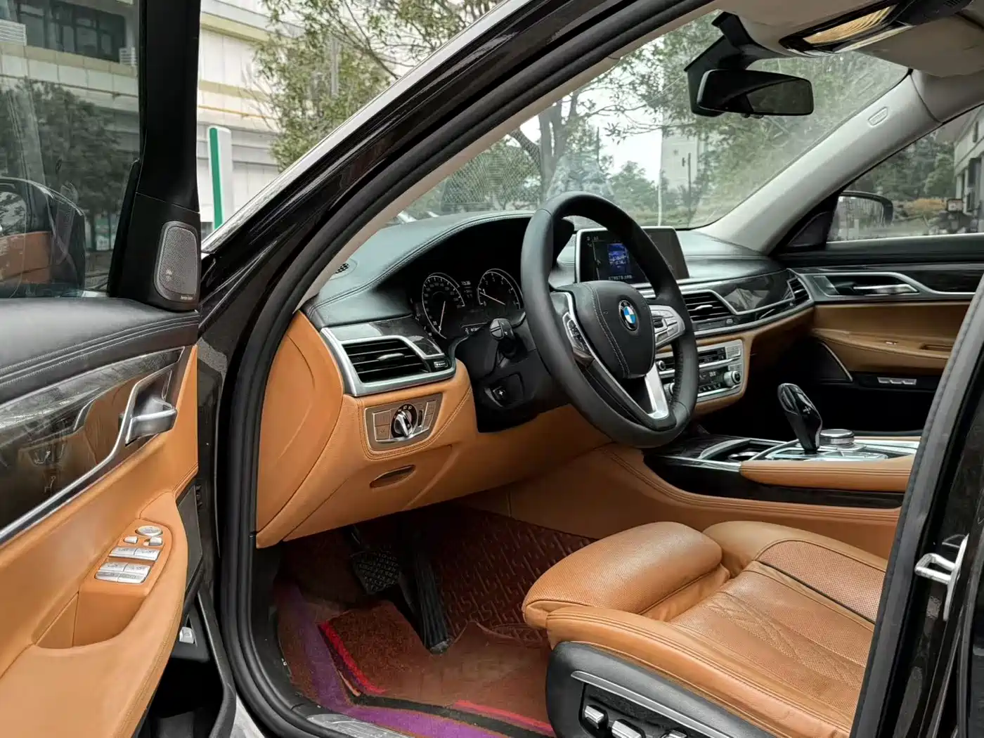 BMW 7 Series 2016 740Li Luxury фото 4