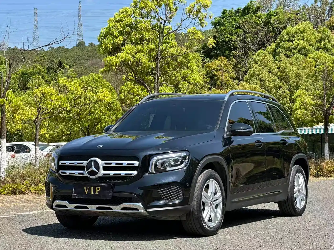 MERCEDES-BENZ GLB