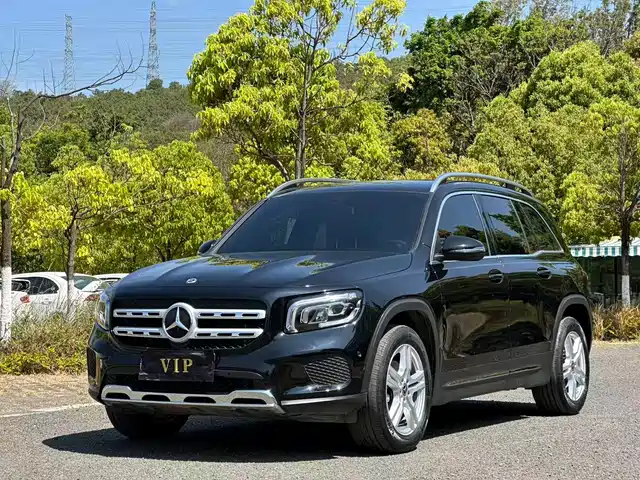 MERCEDES-BENZ GLB