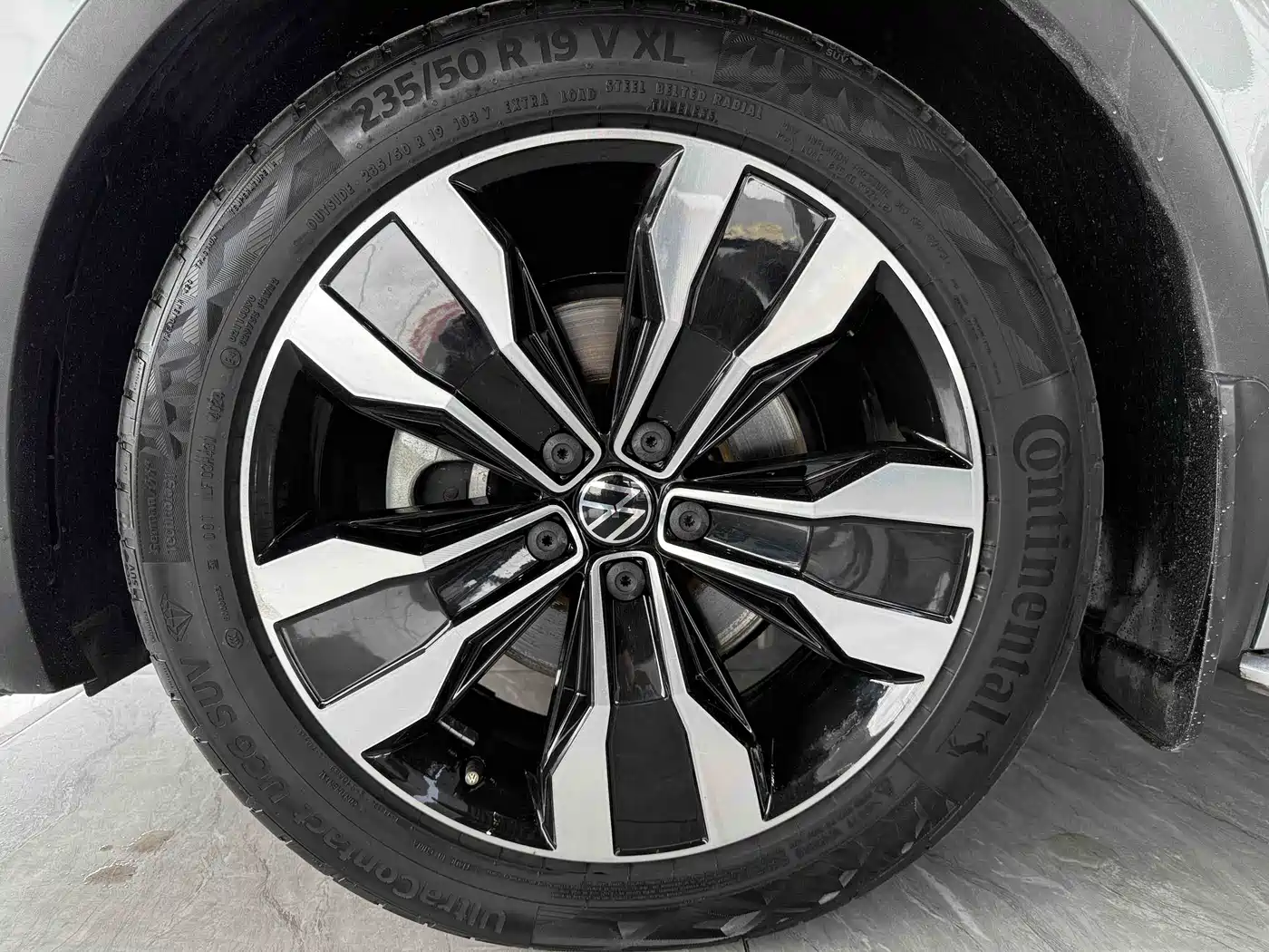 Volkswagen Tiguan L 2022 330TSI Auto 2WD R-Line Premium Edition фото 12
