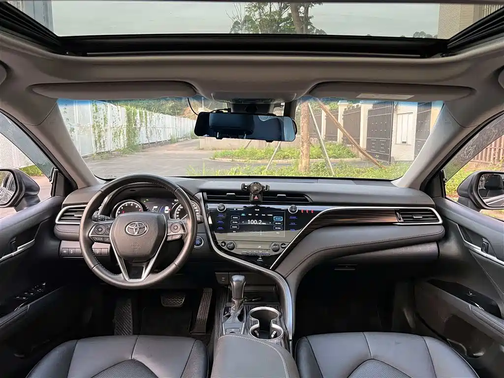 Toyota Camry 2021 2.0G Luxury Edition фото 11