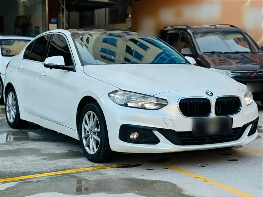 BMW 1 Series 2017 118i Fashion фото 5