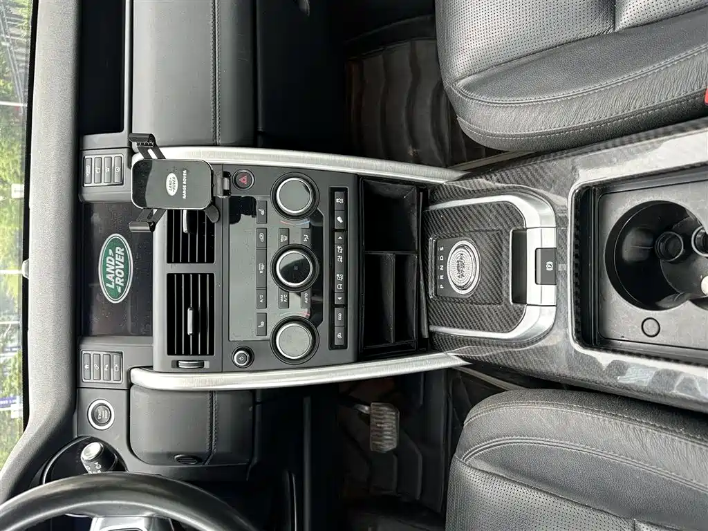 Land Rover Discovery Sport 2016 2.0T HSE фото 15