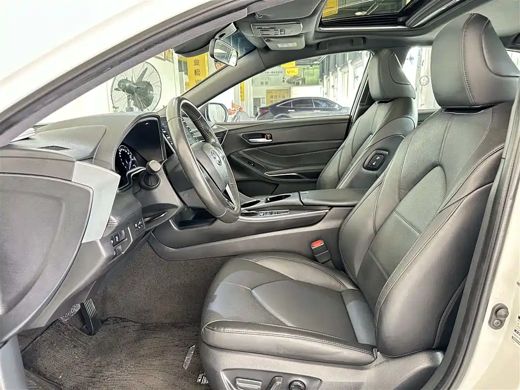 Toyota Avalon 2019 Hybrid 2.5L Luxury Edition China VI фото 4