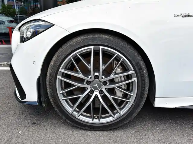 Mercedes-Benz C-Class AMG 2025 AMG C 43 4MATIC — фото 4