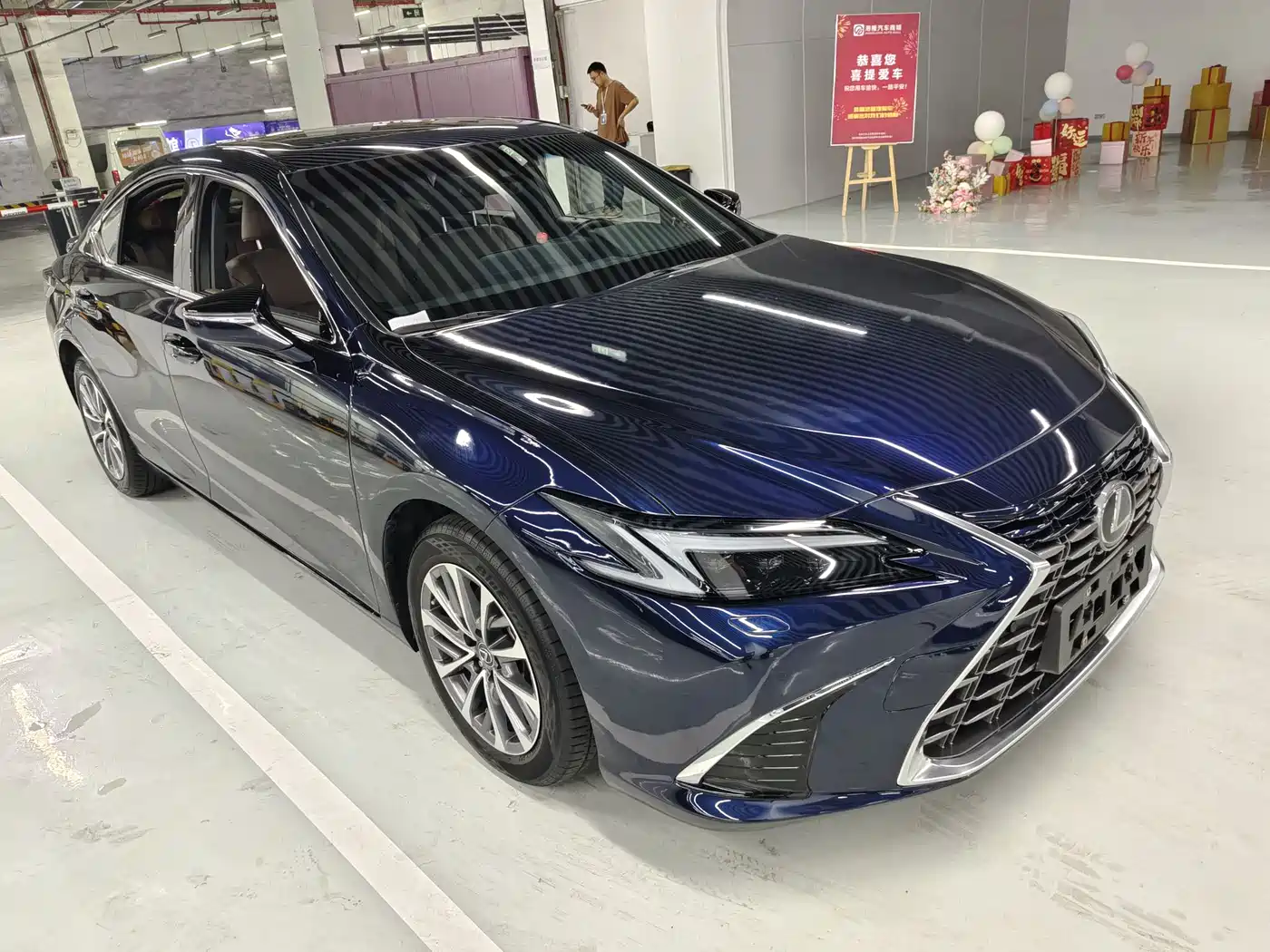 Lexus ES 2025 Model 200 Special Edition фото 3