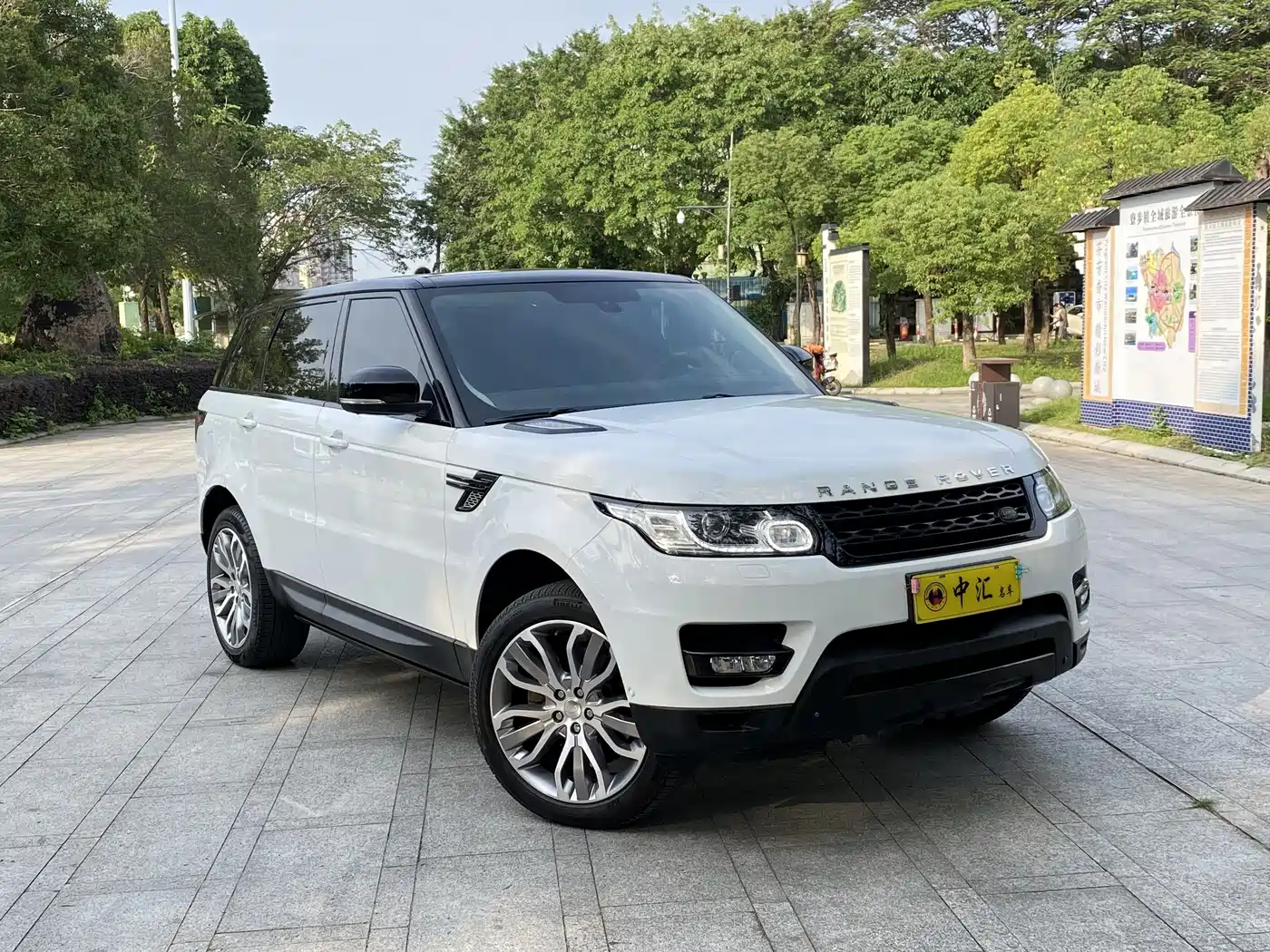 Land Rover Range Rover Sport 2014 3.0 SC V6 HSE DYNAMIC фото 3