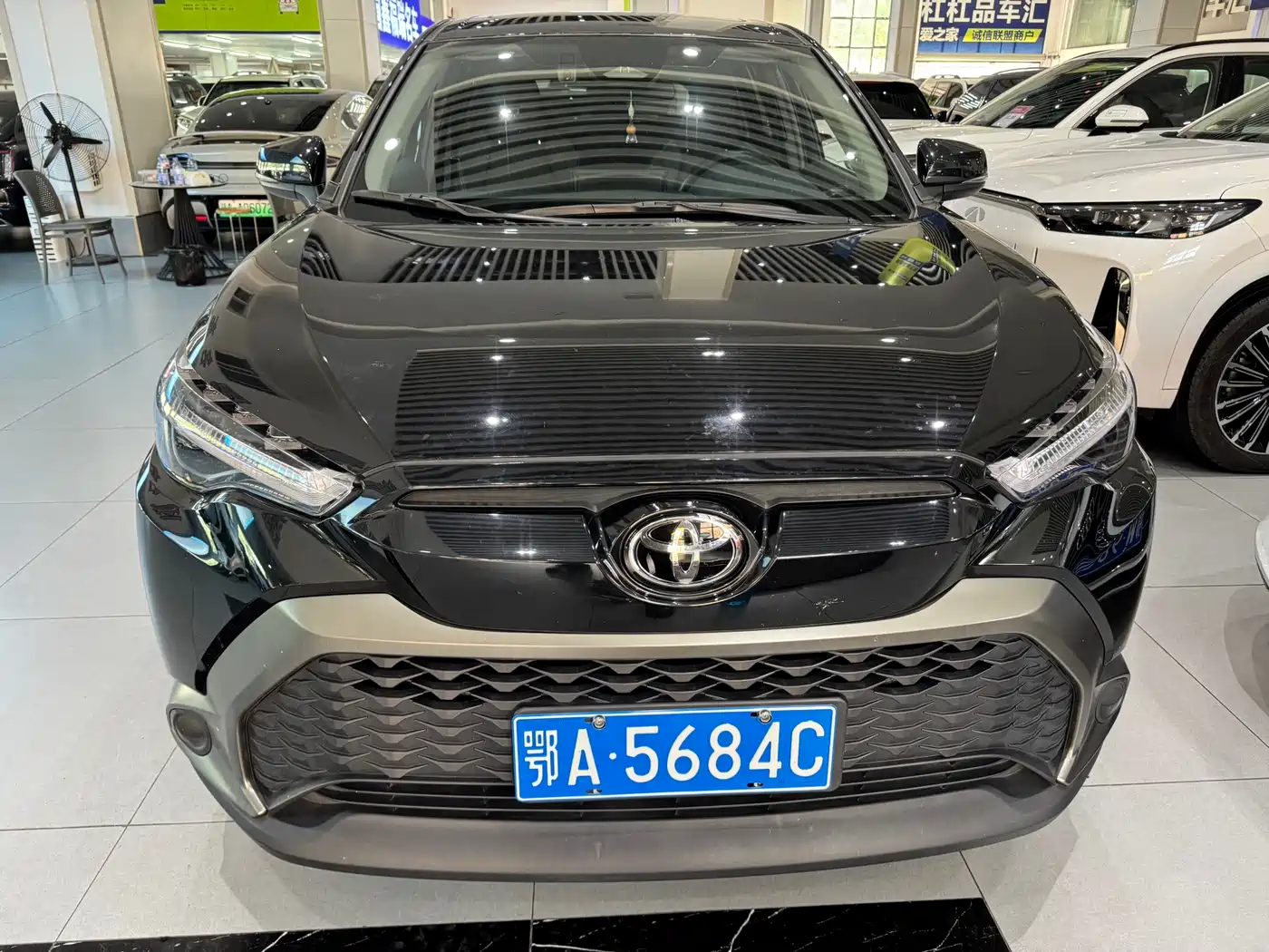 Toyota Frontlander 2023 2.0L CVT Luxury Edition фото 2