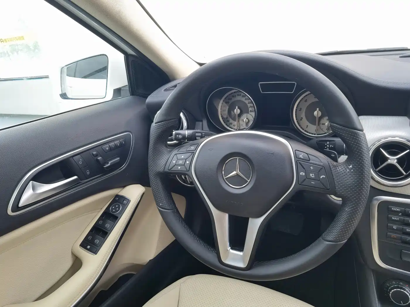 Mercedes-Benz GLA 2015 GLA 200 Fashion фото 2
